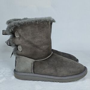 UGG Bailey Bow II Ribbon Gray Sheepskin Short Fur Lined Boot Womens Size 4